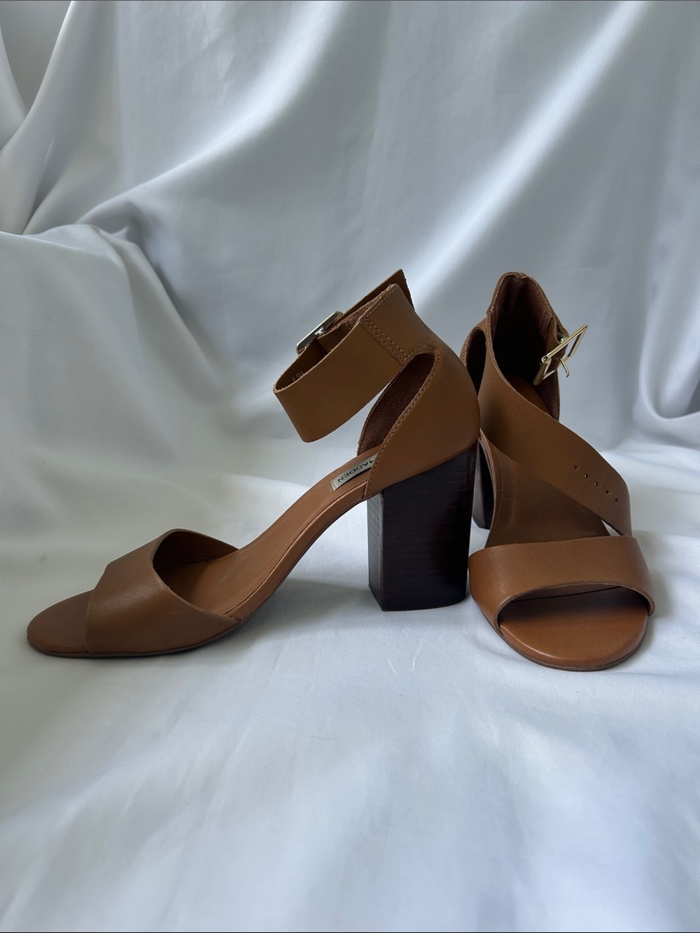 Steve Madden Estoriaa Leather Tan Brown Block Heel Ankle Strap Sandals